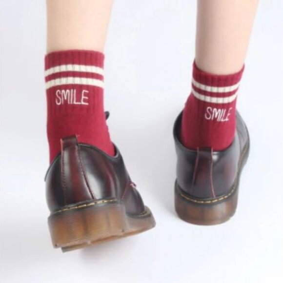 NWT Smile Ribbed Red Crew Sweat Socks - Picture 1 of 4